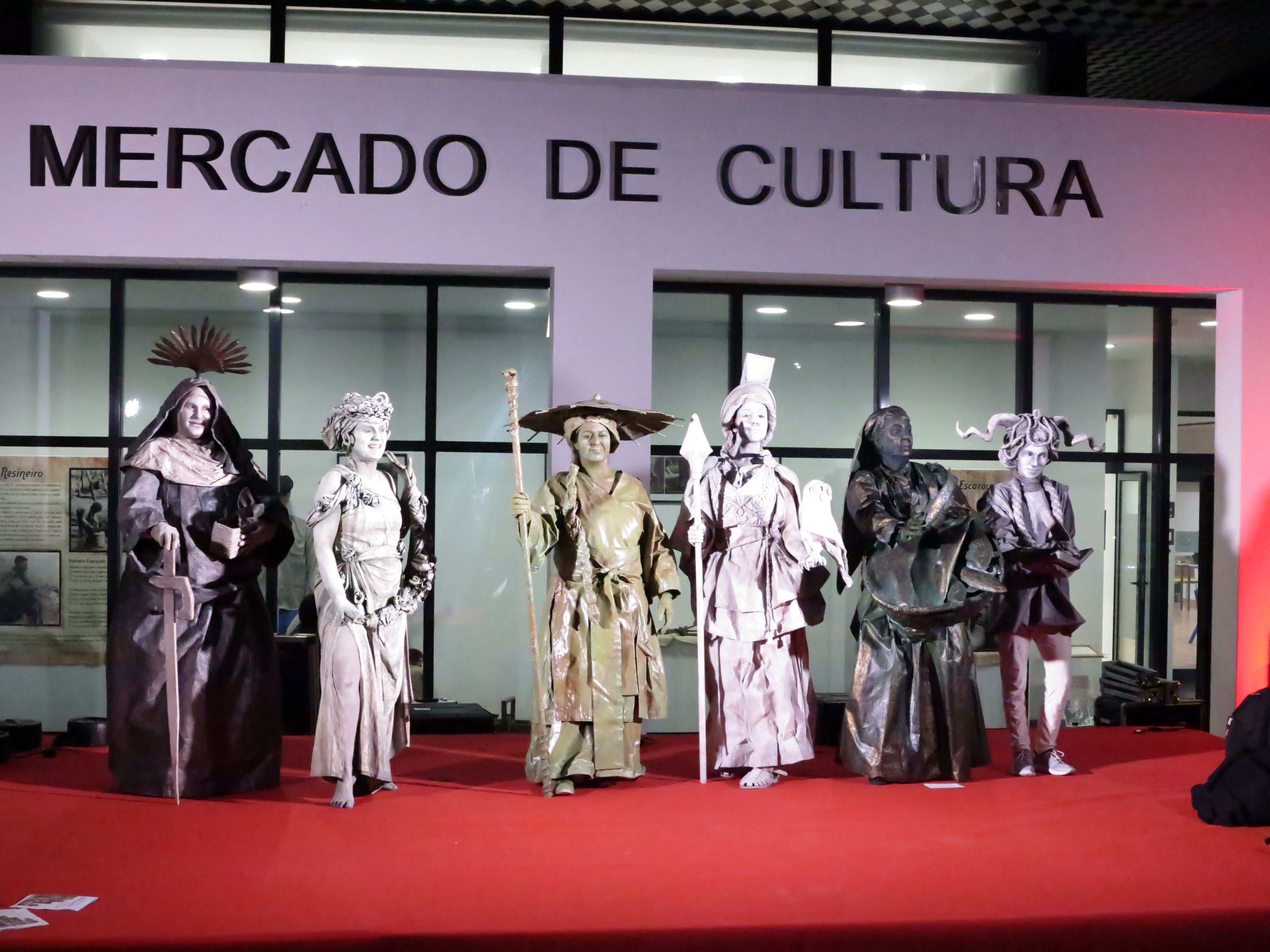 Estatuas Humanas   Marinhais